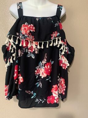 Living Doll Women’s Black Floral Cold-Shoulder Tassel Top  NEW 2X